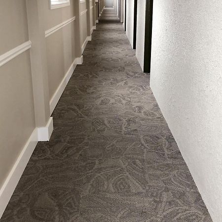 Seasons Inn Halifax Bagian luar foto
