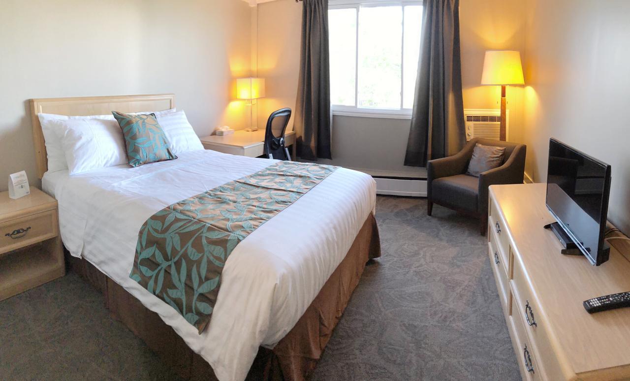 Seasons Inn Halifax Bagian luar foto